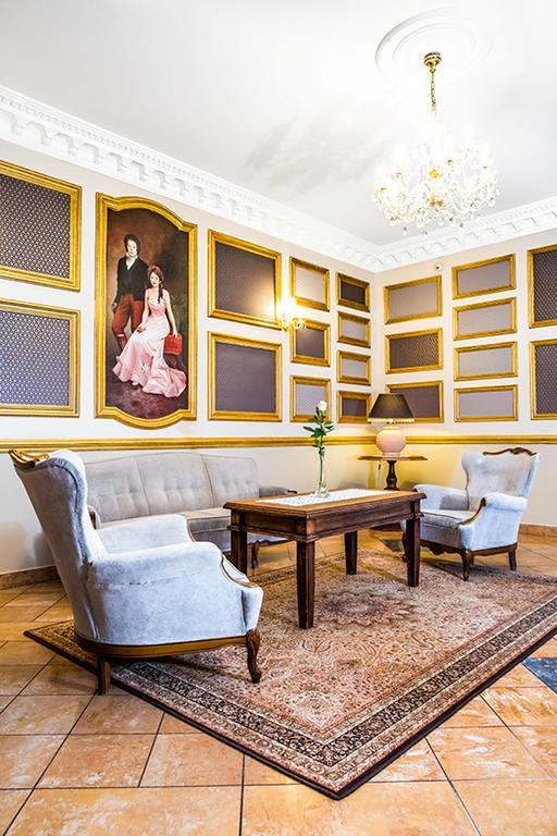 فندق Dwor Czarneckiego Porosły المظهر الخارجي الصورة
